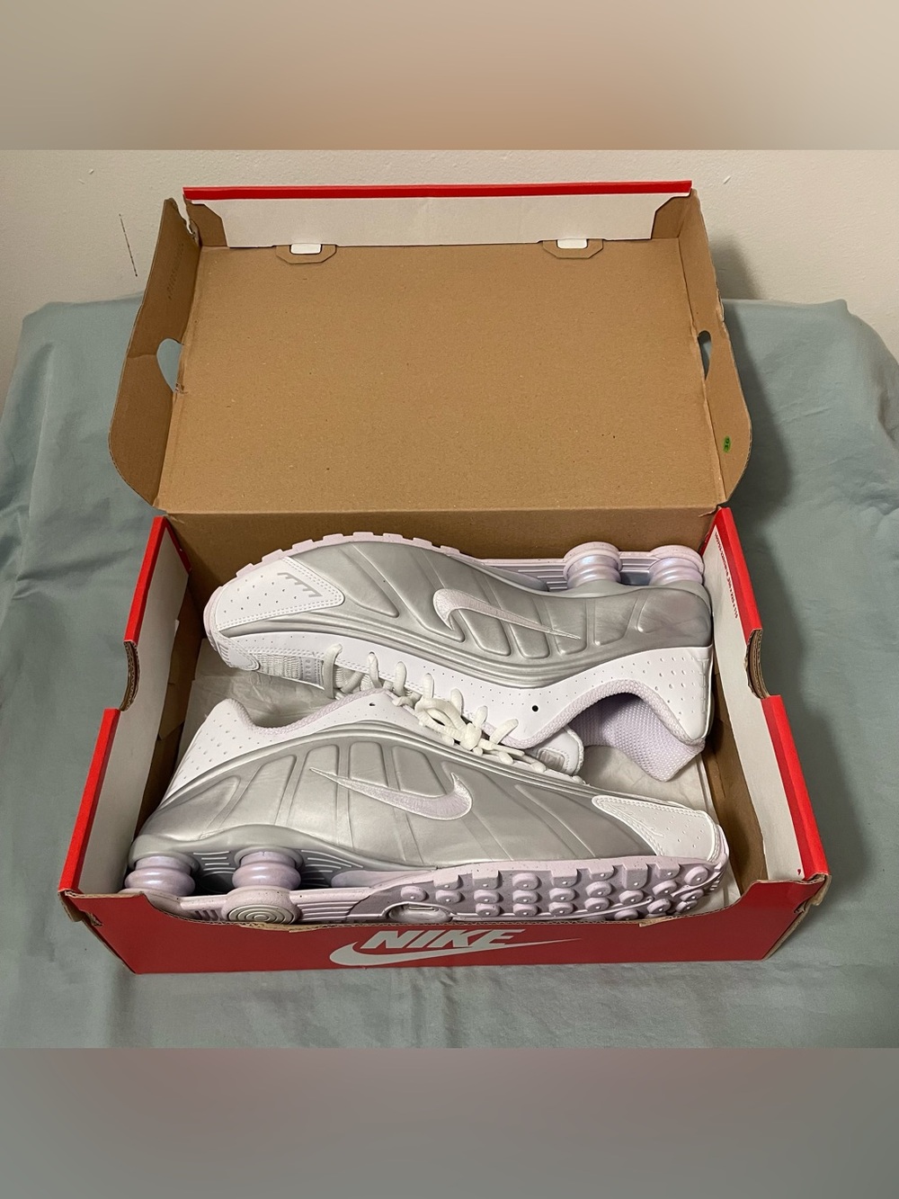 Nike Shox R4 Platinum Barely Grape